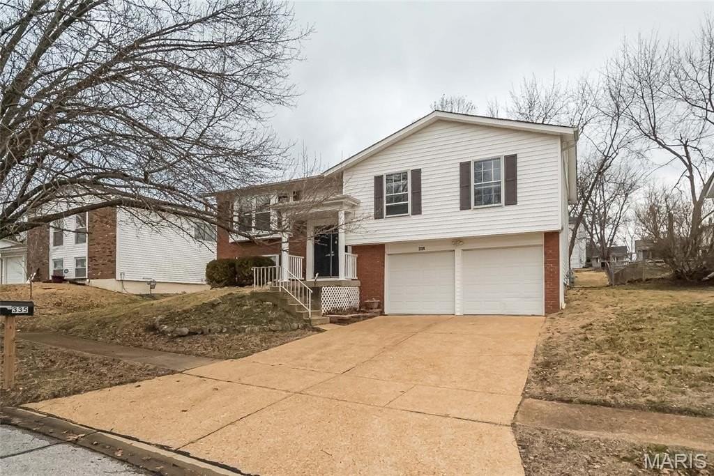 335 Parma Dr - Photo 2 of 32