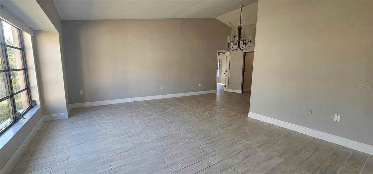 383 Kenova St - Photo 2 of 19