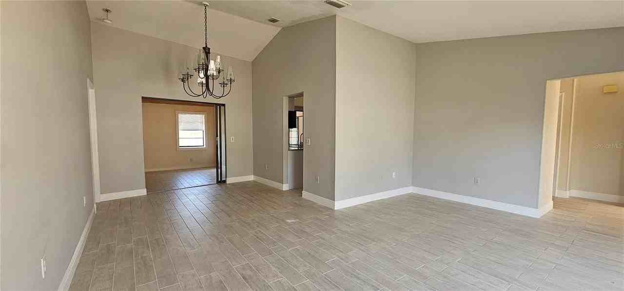 383 Kenova St - Photo 3 of 19