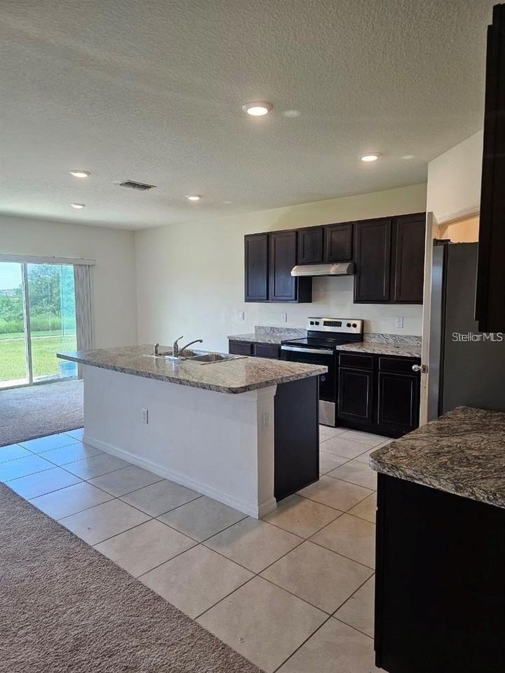 273 Sofia Ln - Photo 4 of 26