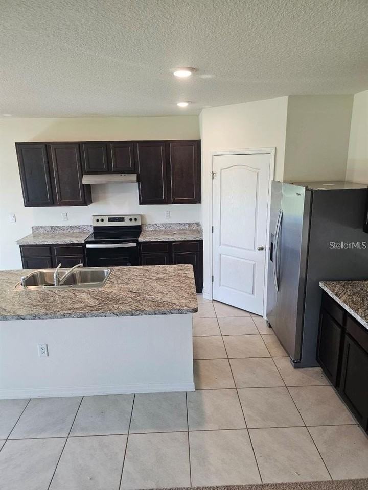 273 Sofia Ln - Photo 5 of 26