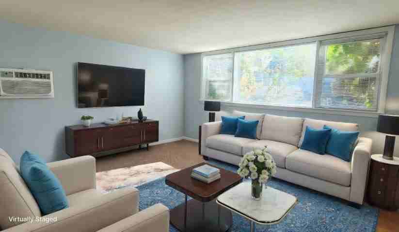 2552 W Rascher Ave #G - Photo 2 of 8