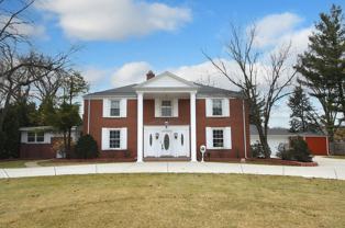 305 N Reed St - Photo 1 of 1