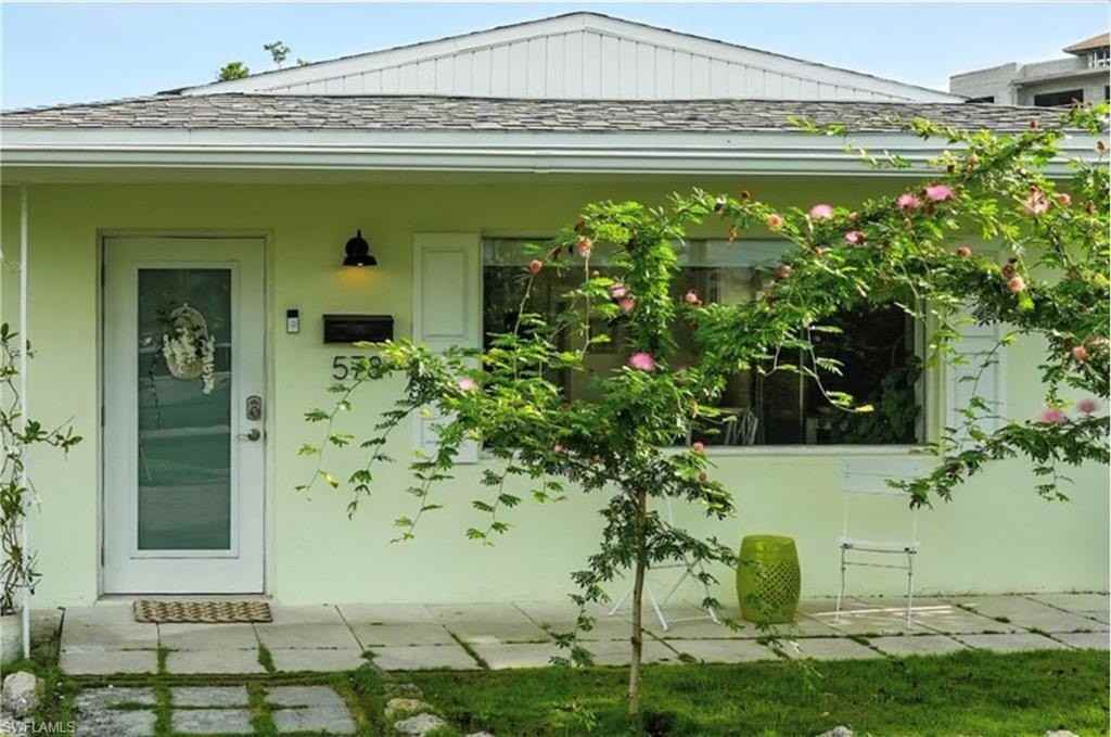 578 14th St N - Photo 2 of 28