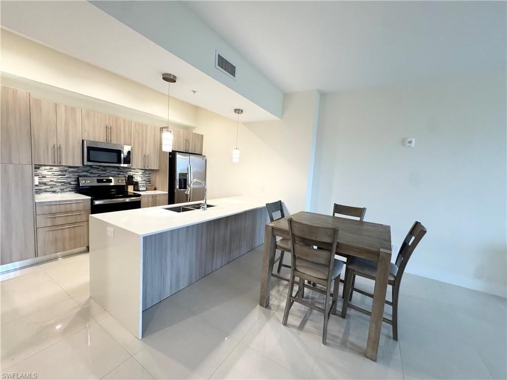 15901 Royal Pointe Lane #405 - Photo 3 of 18