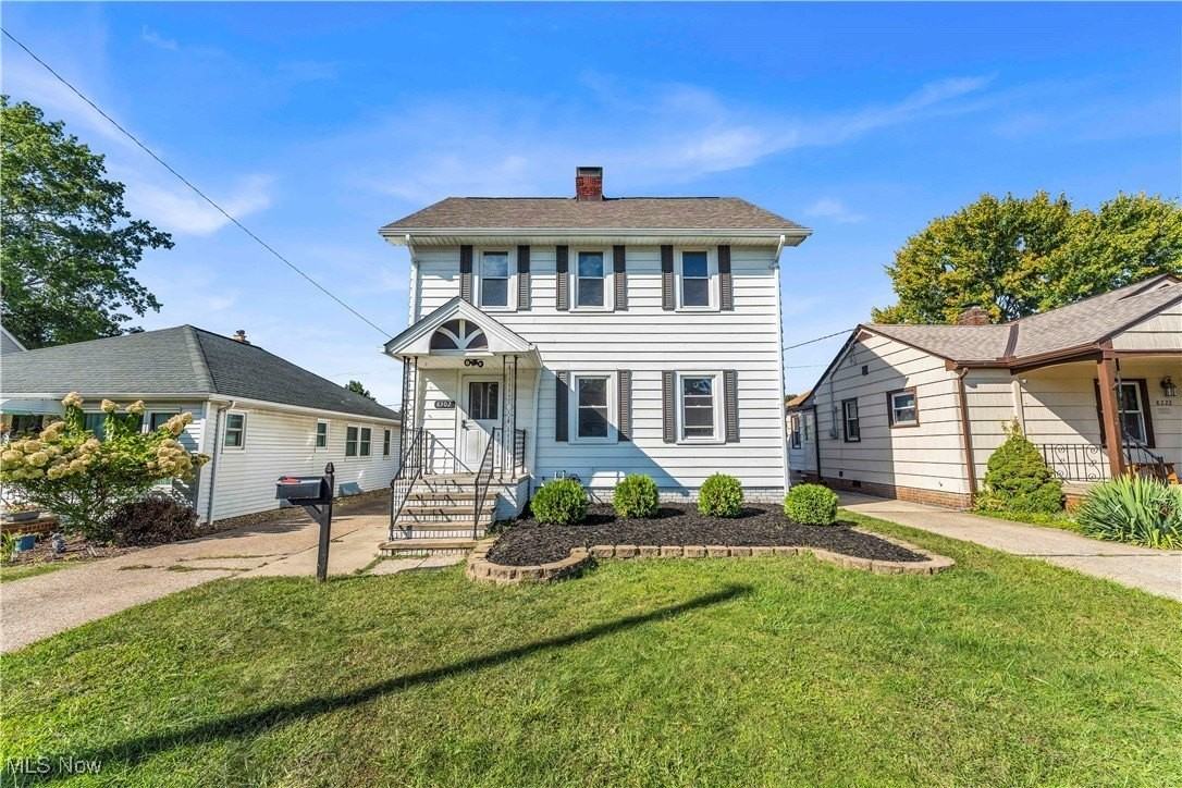 8302 Pinegrove Avenue - Photo 2 of 28