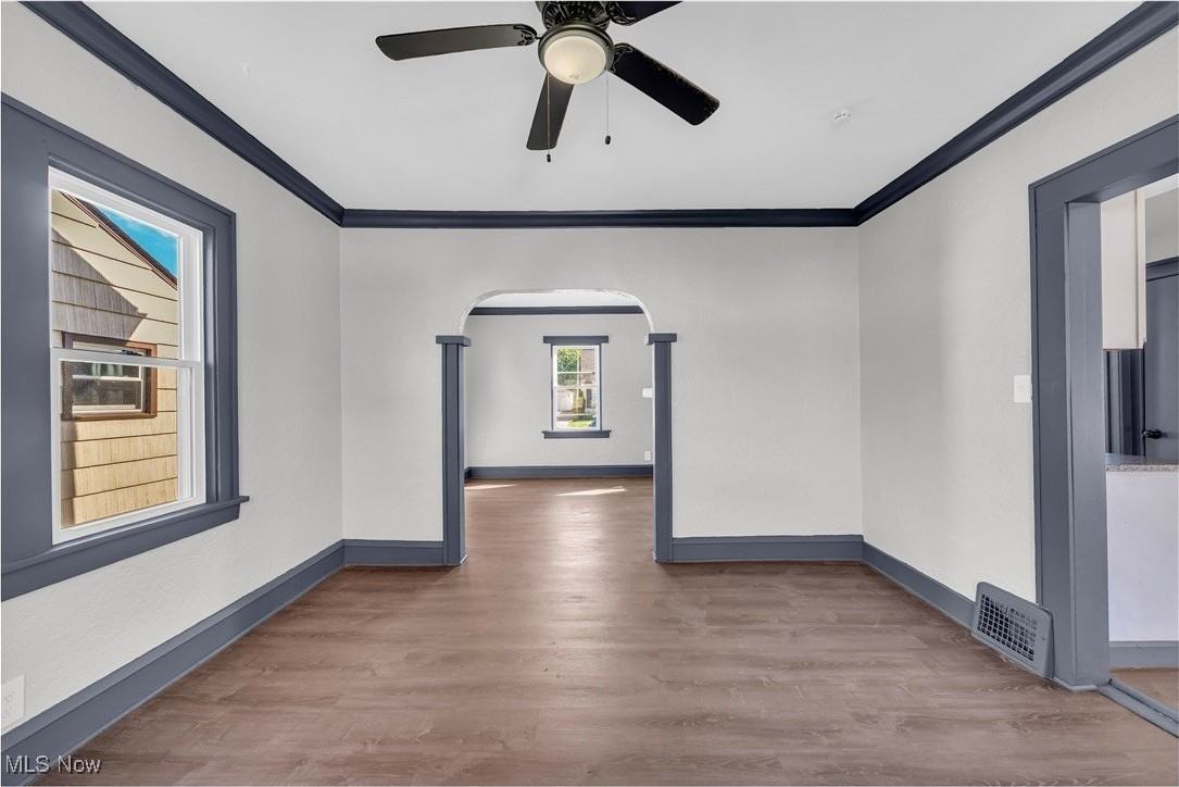 8302 Pinegrove Avenue - Photo 5 of 28