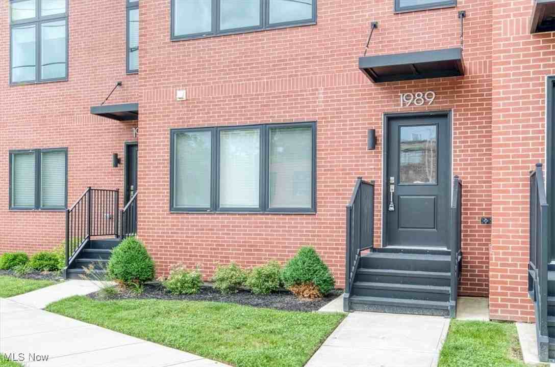 1989 W 47th St - Photo 2 of 37