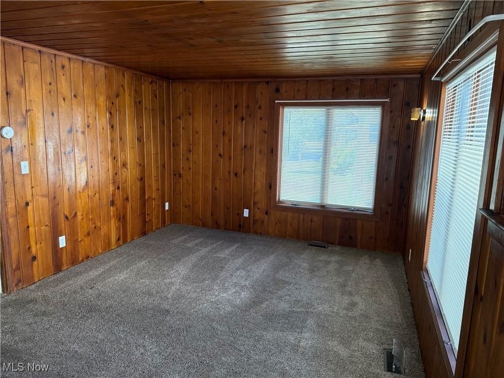 318 Camp St - Photo 7 of 20