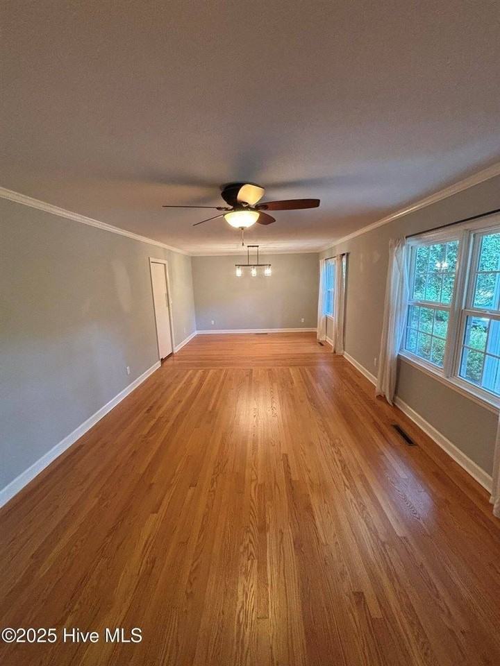 1075 Inverness Road - Photo 3 of 20