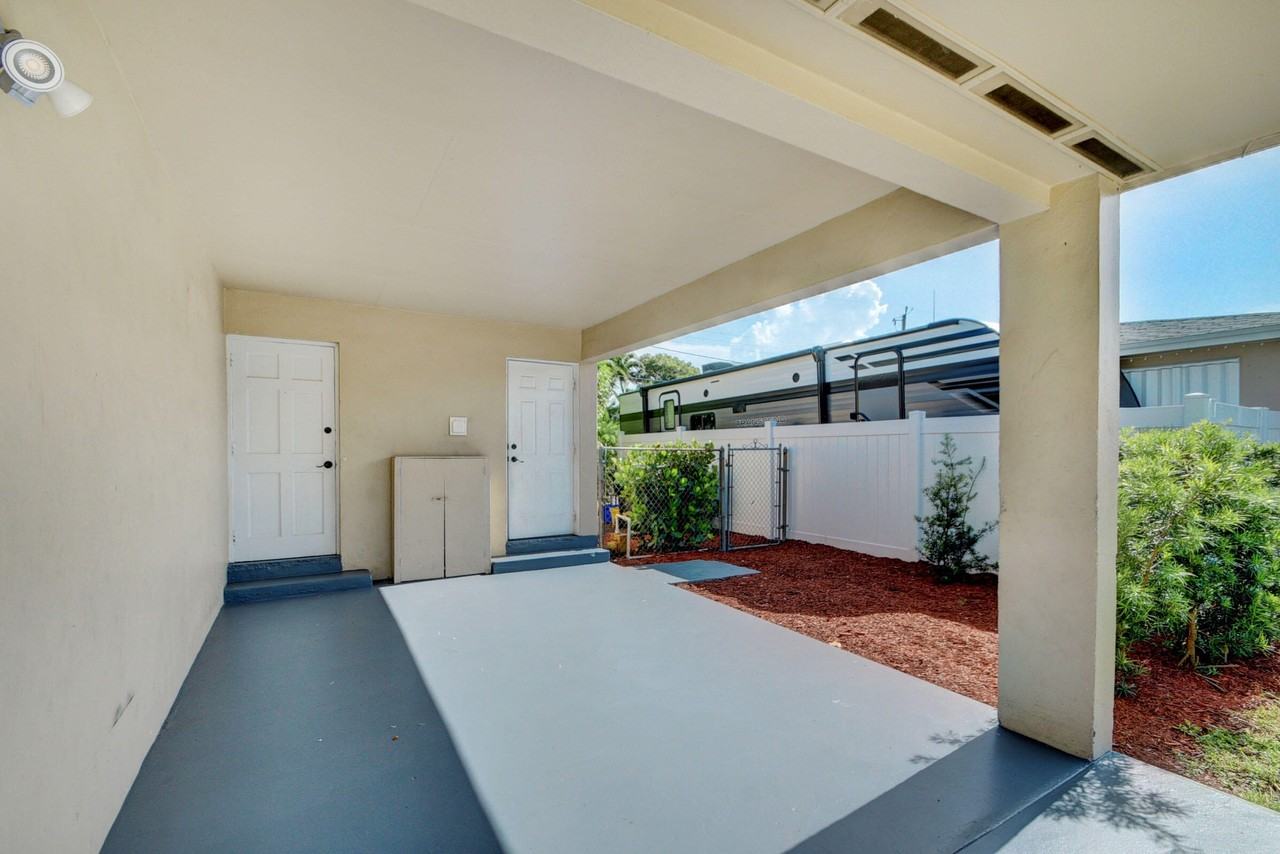 1749 15th Avenue North - Photo 4 of 40