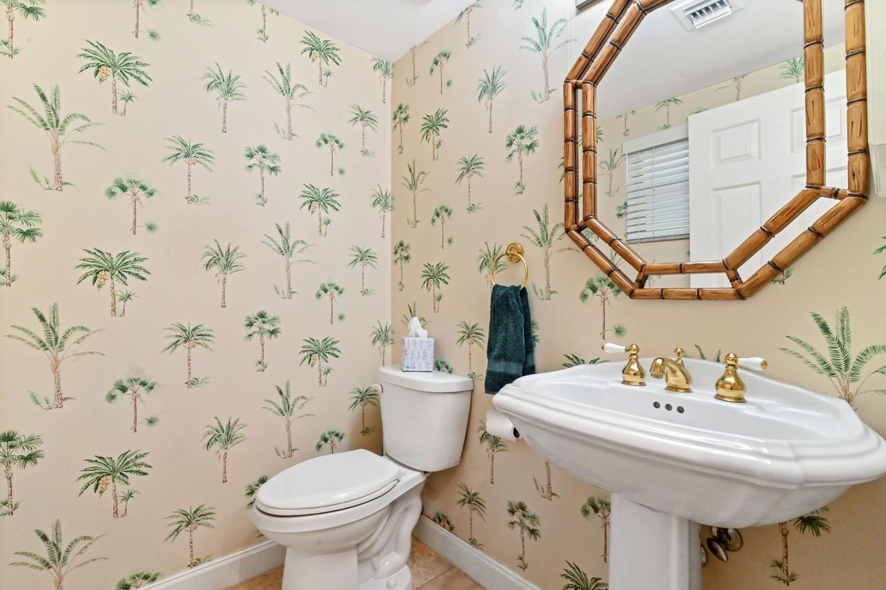 800 800 Andrews 3 Avenue #3 - Photo 6 of 50