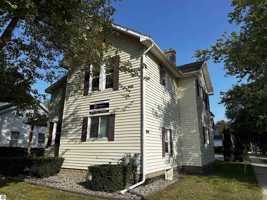 featured image of 315 E Bellows St