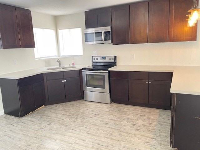 1396 Terrace Dr - Photo 4 of 19