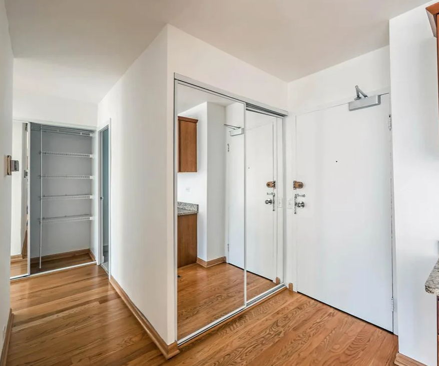 W Oakdale Ave & N Sheridan Rd - Photo 7 of 13