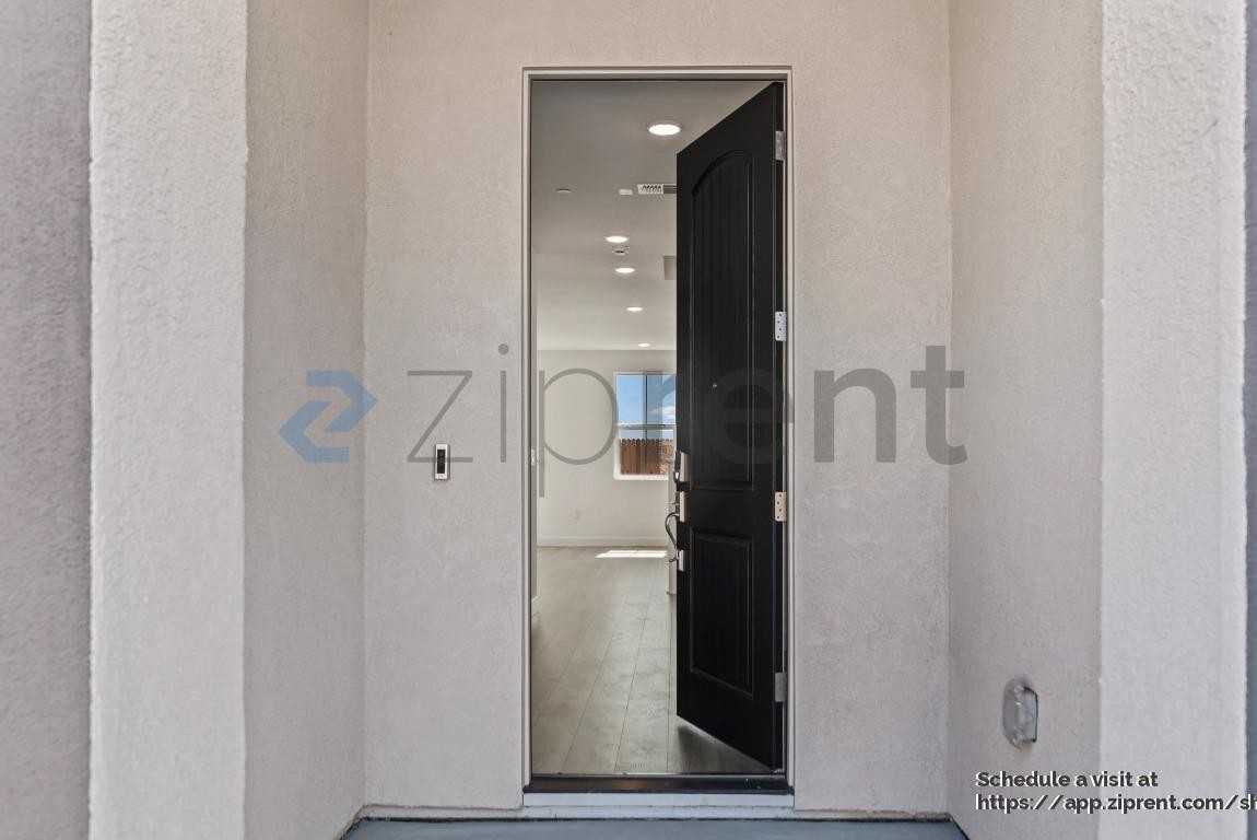 384 Gold Coast Rd - Photo 4 of 46