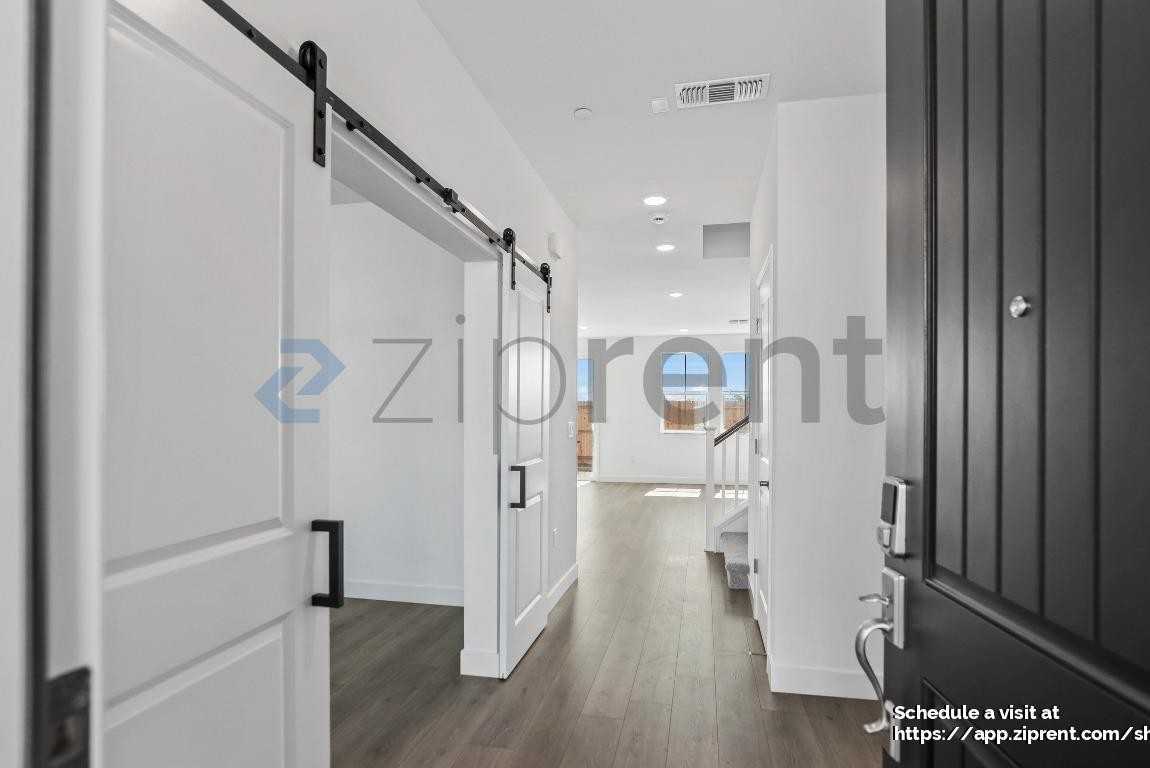 384 Gold Coast Rd - Photo 5 of 46