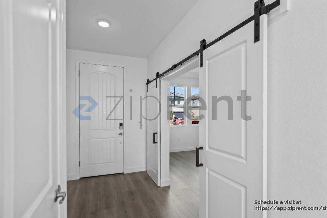 384 Gold Coast Rd - Photo 6 of 46