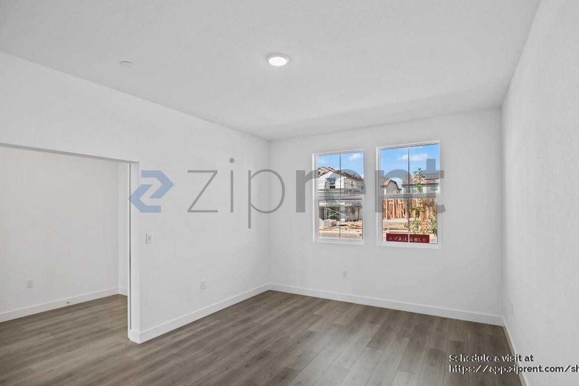 384 Gold Coast Rd - Photo 7 of 46
