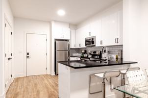 featured image of 21 Lakeside Ave