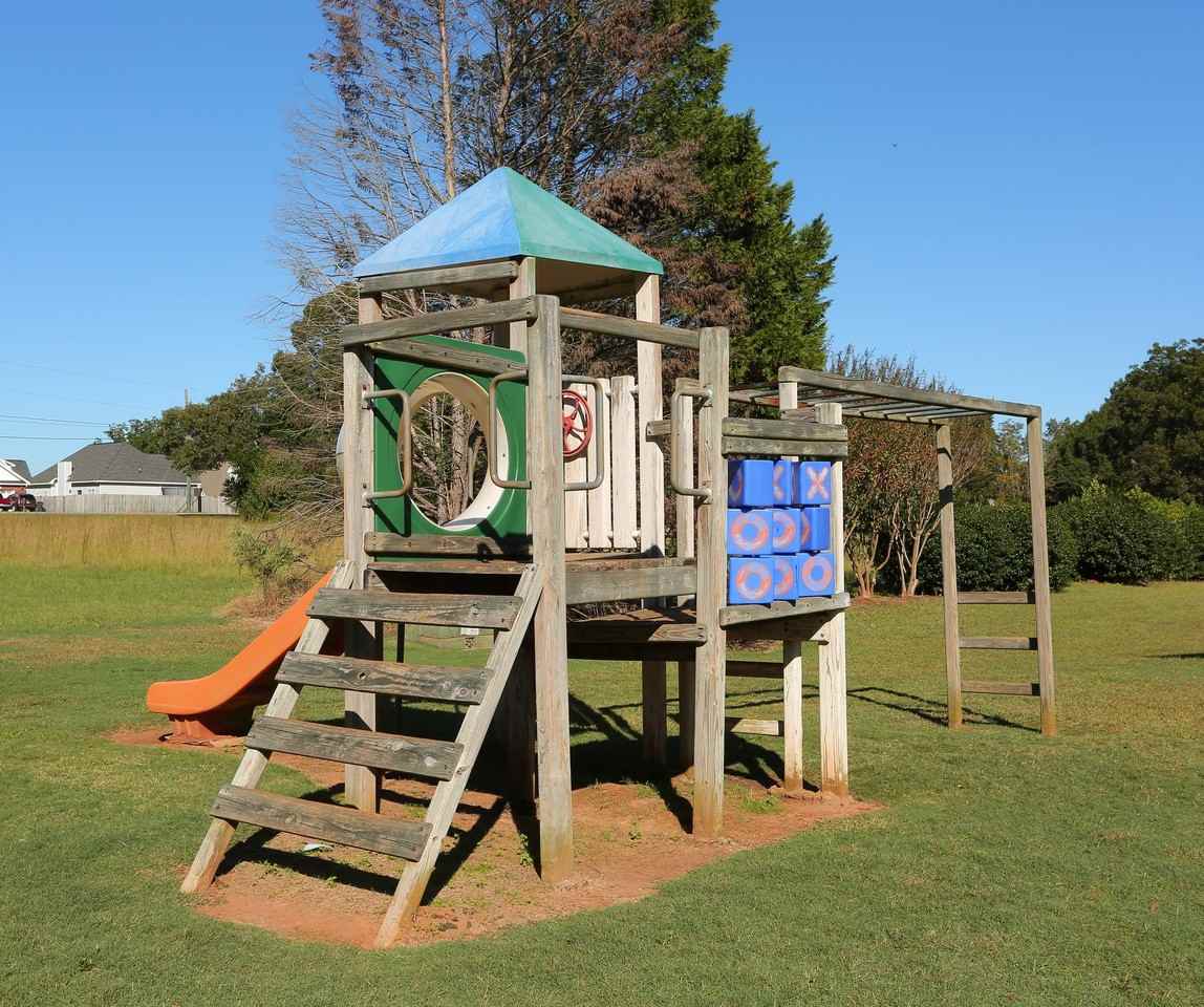 WInslow Place Apartments - Photo 2 of 18