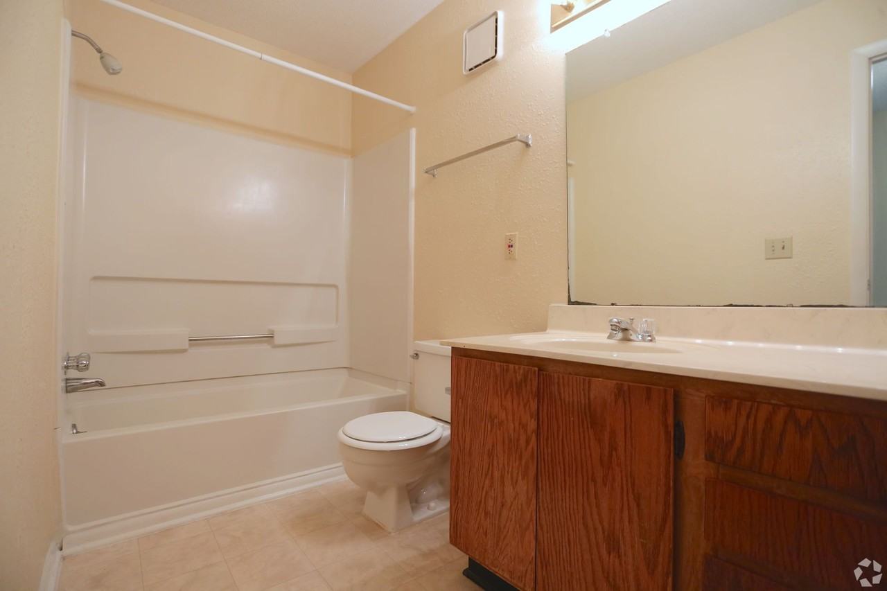 WInslow Place Apartments - Photo 5 of 18