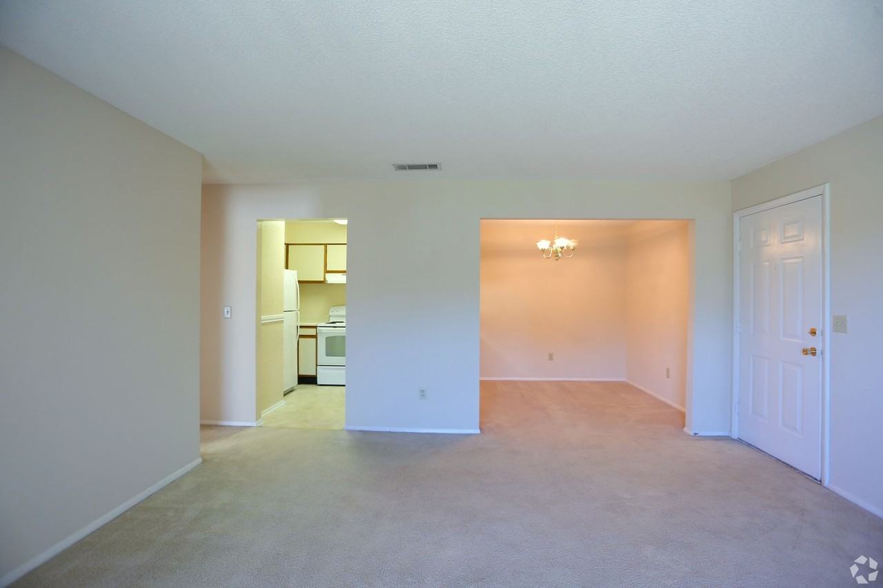 WInslow Place Apartments - Photo 7 of 18