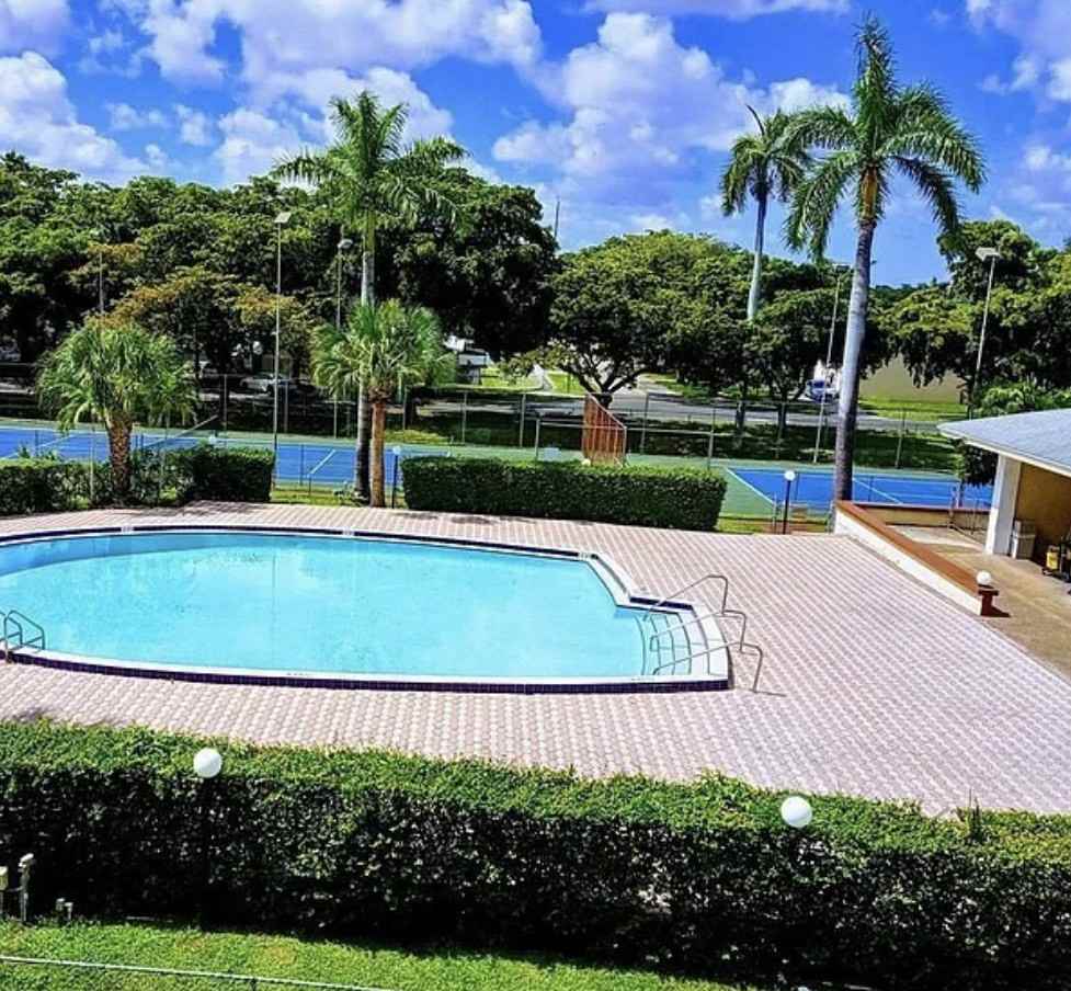 12035 Northeast 2nd Avenue - Photo 7 of 13