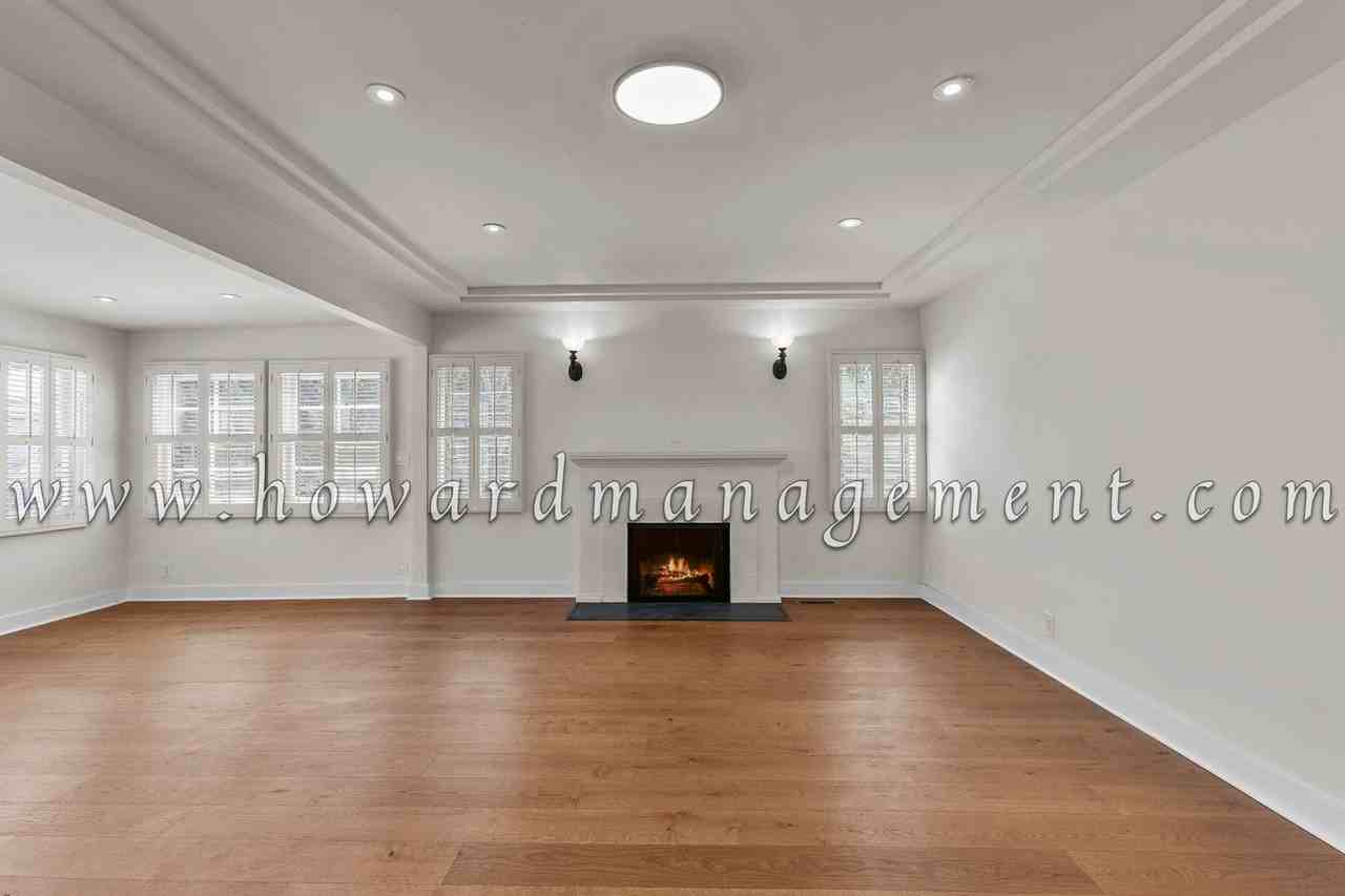 10309 La Grange Ave - Photo 2 of 40