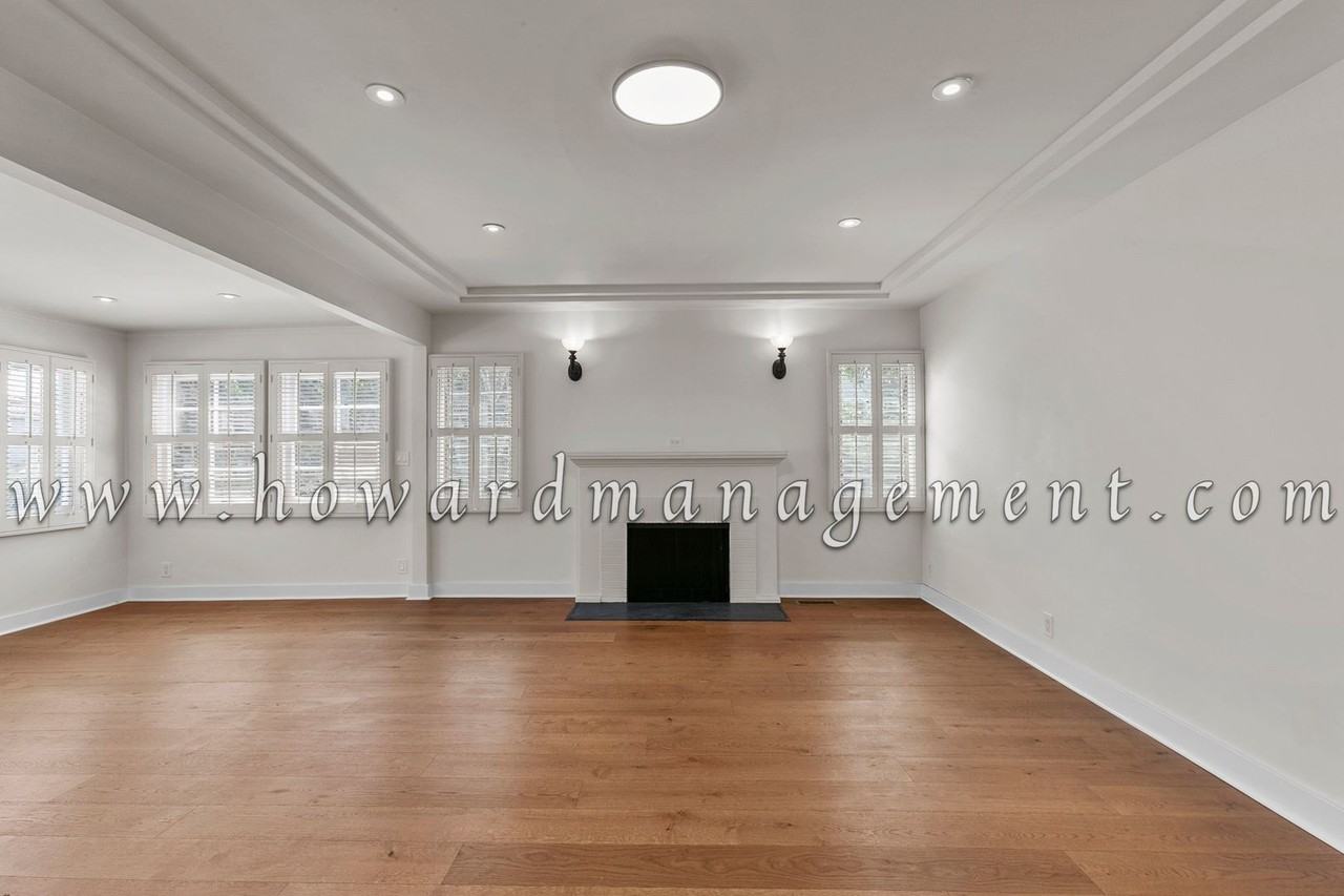 10309 La Grange Ave - Photo 3 of 40