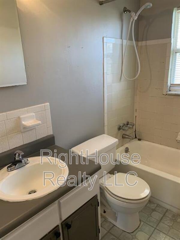 601 State Avenue #6 - Photo 6 of 9