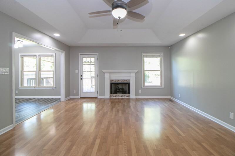 2202 Kim Dr - Photo 3 of 31