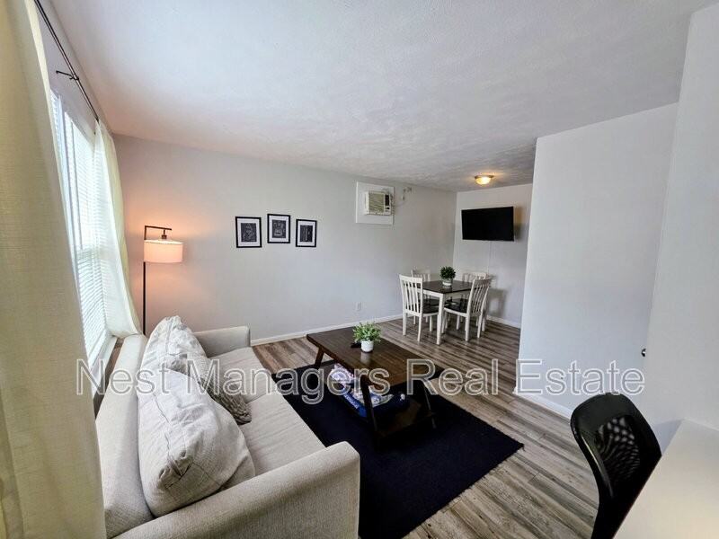 812 Pilot Ave #2 - Photo 3 of 13