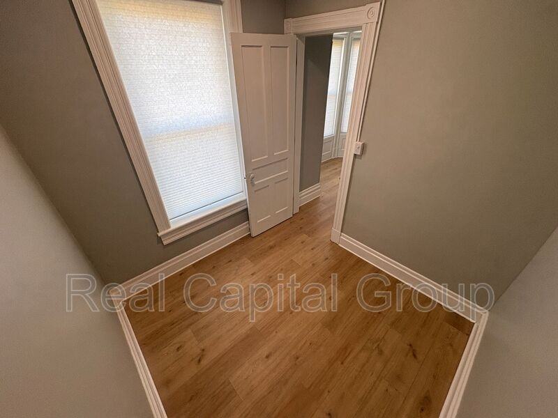 306 3rd St #3 - Photo 3 of 16