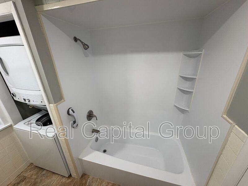 306 3rd St #3 - Photo 6 of 16