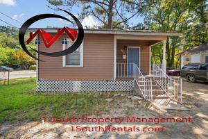 featured image of 660 Summerville St