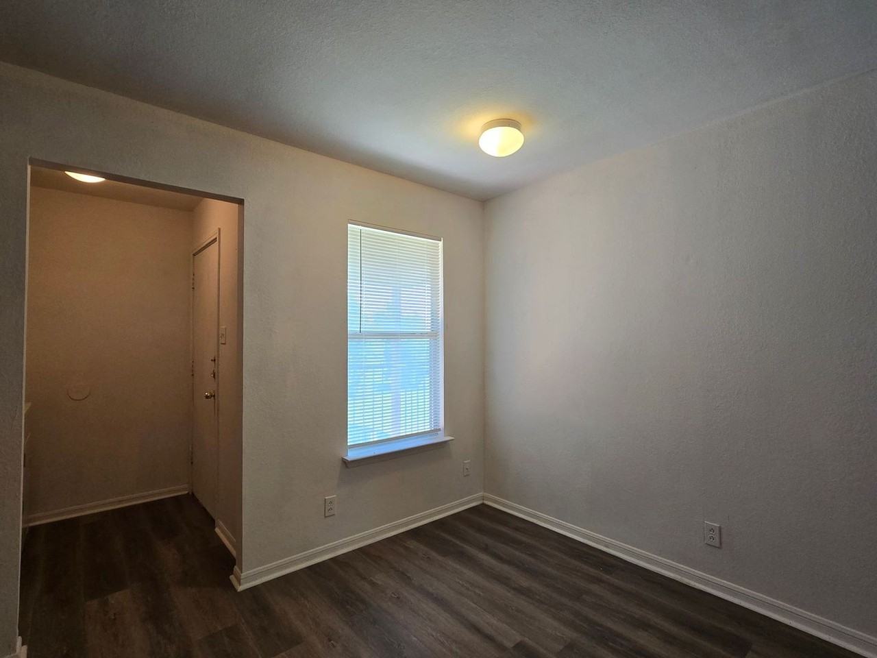 1007 Circle M Drive #D - Photo 4 of 14