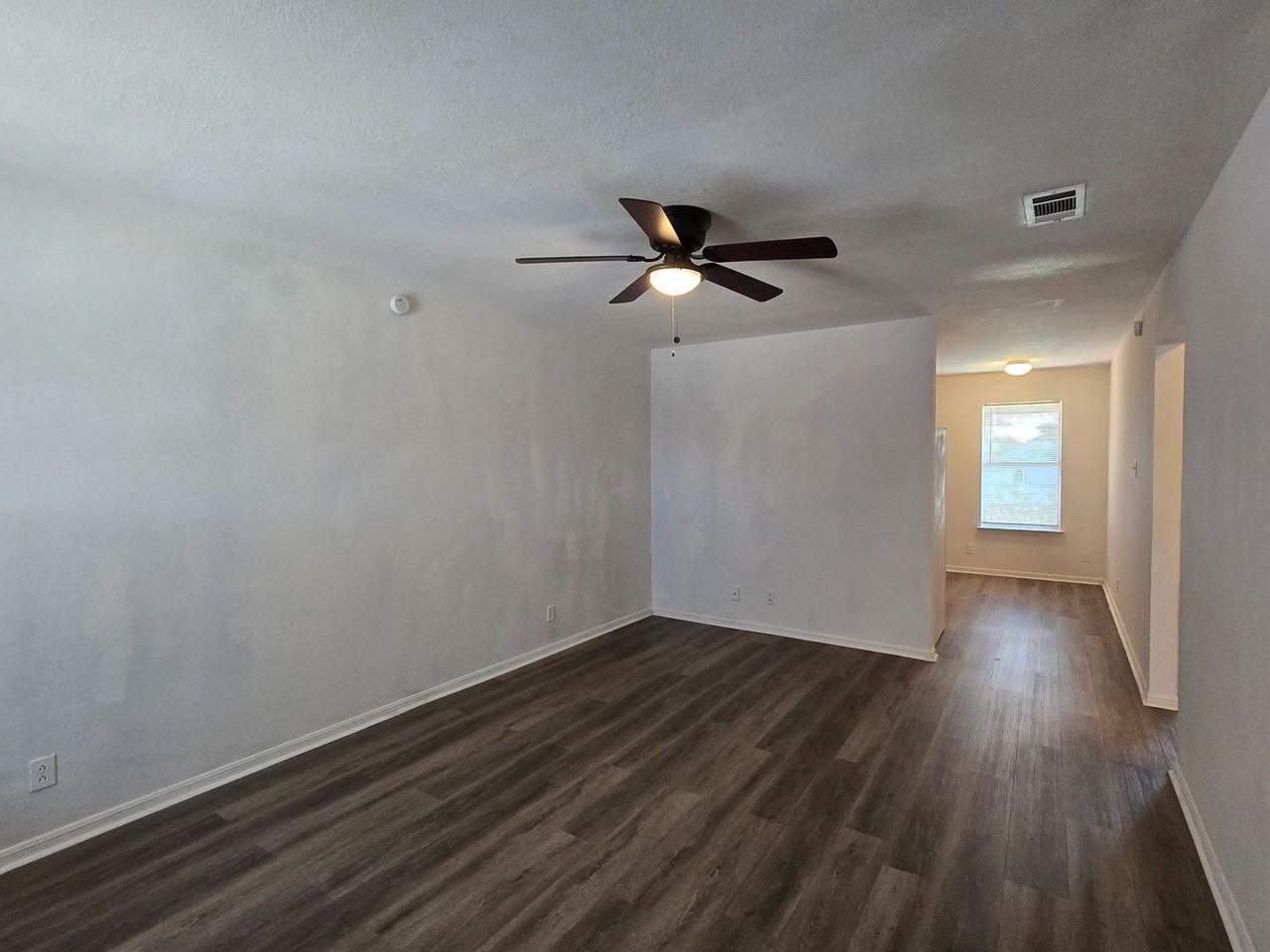 1007 Circle M Drive #D - Photo 5 of 14