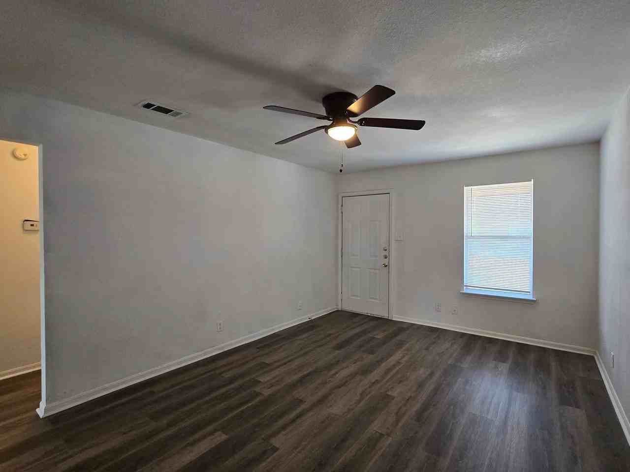 1007 Circle M Drive #D - Photo 6 of 14