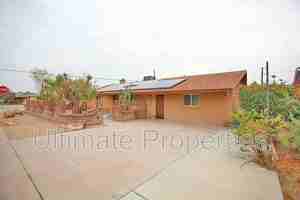 featured image of 1003 W Howe St