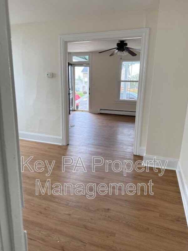 611 Hodgson St - Photo 3 of 18