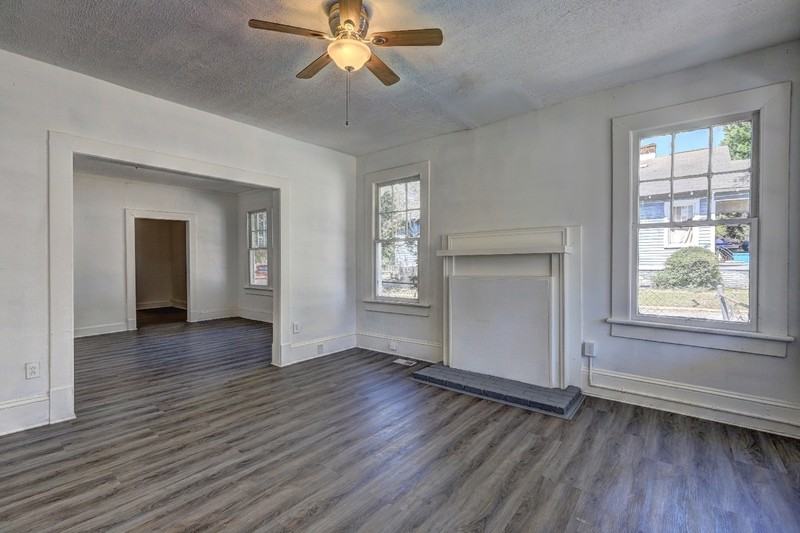 1045 Crescent Ave - Photo 2 of 8