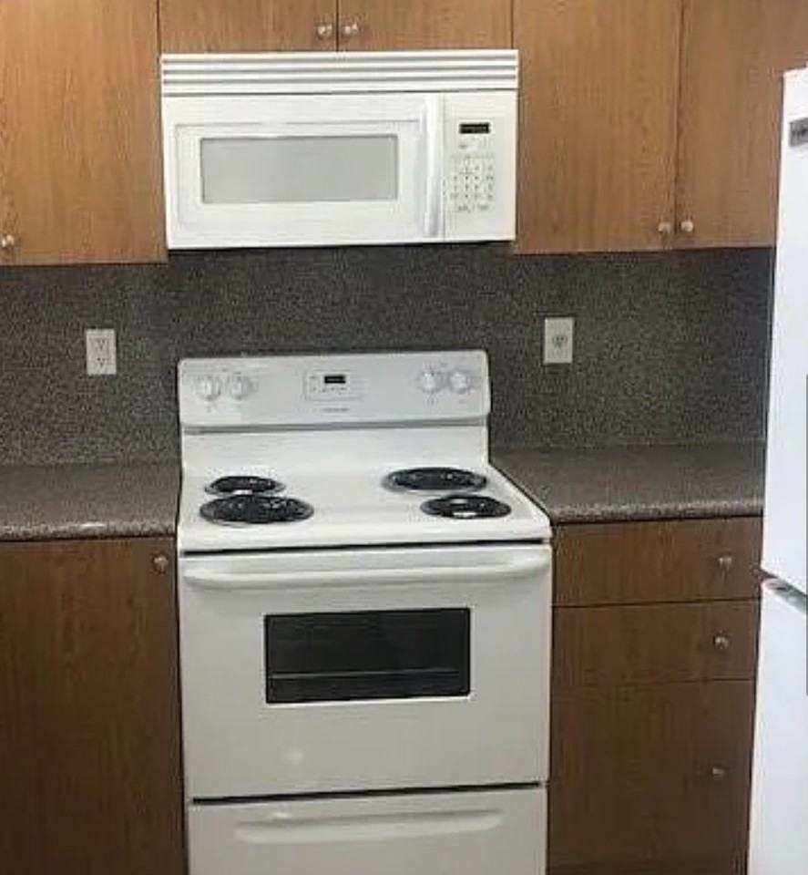 498 Northwest 165th Street - Photo 6 of 12