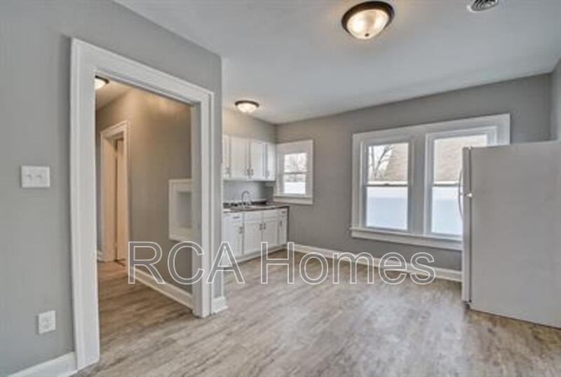 412 N Bradley Ave - Photo 2 of 11