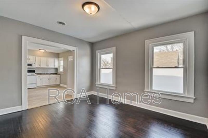 412 N Bradley Ave - Photo 4 of 11