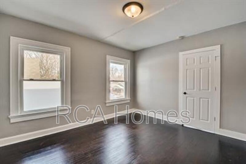 412 N Bradley Ave - Photo 5 of 11