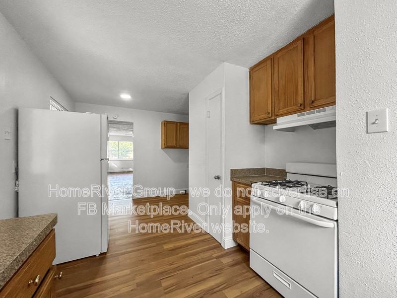 2820 Hillglenn Rd - Photo 5 of 32