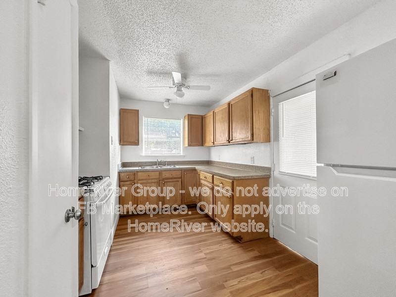 2820 Hillglenn Rd - Photo 7 of 32