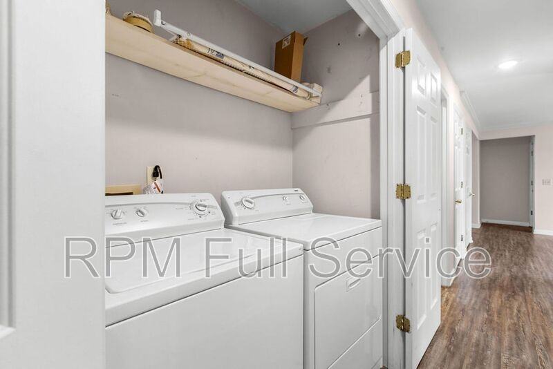 135 Hicks Rd - Photo 7 of 29