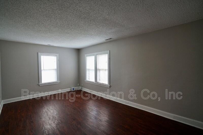 2106 Eastwood Ave - Photo 4 of 17